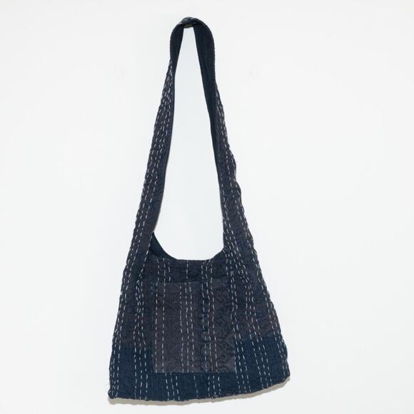 Upcycled denim carhartt hobo bag / shoulder bag - Picture 3 of 8